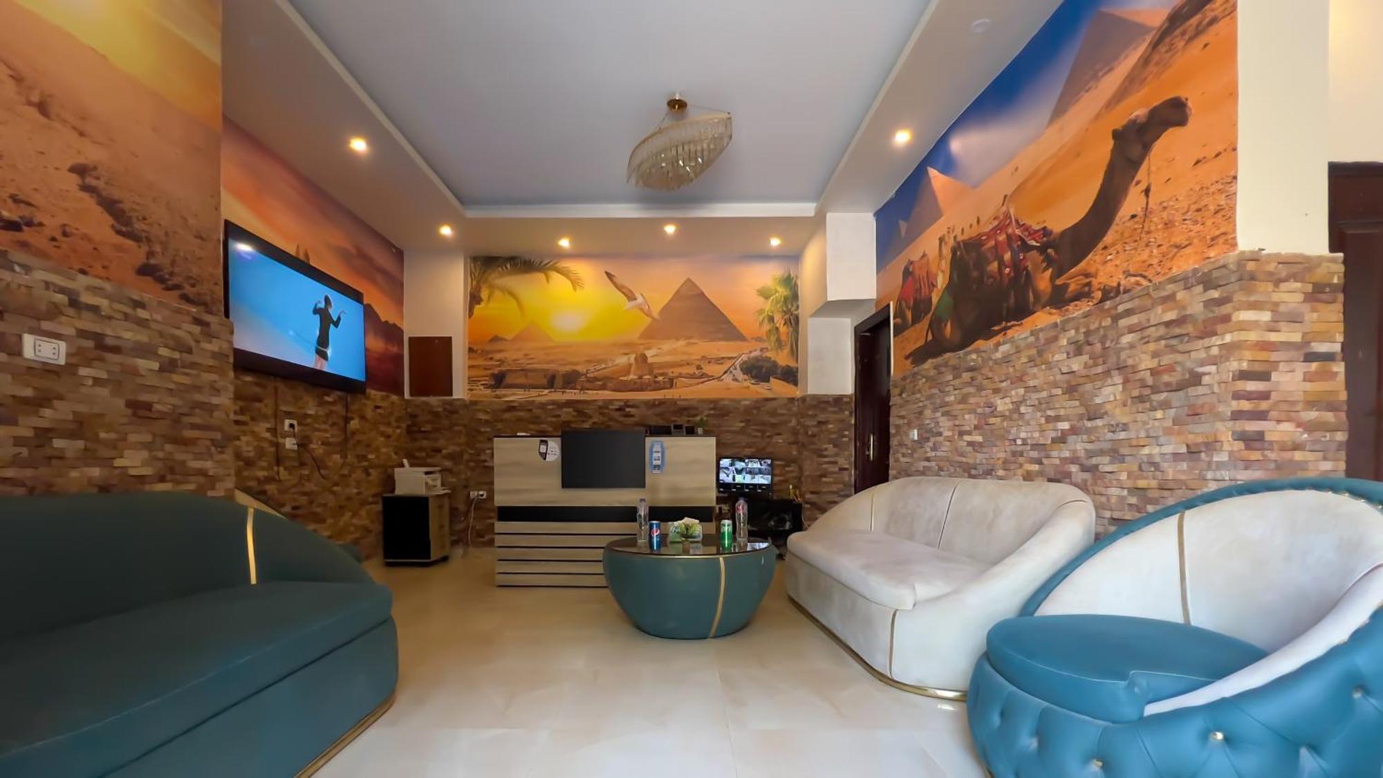 Pyramids Express View Hotel Kafrat al Jabal Exterior photo